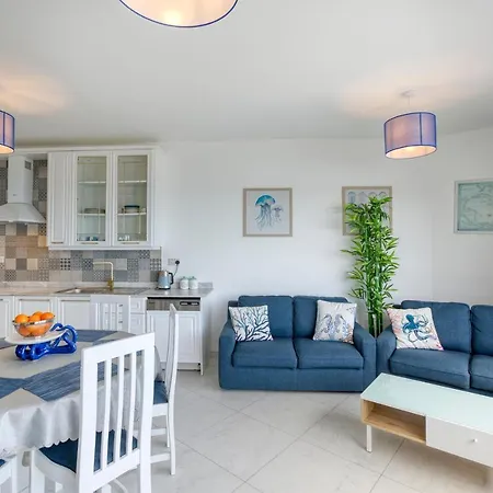 Appartement Seafront With Beautiful Views & Outdoor By 360 Estates