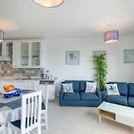 Апартаменты Seafront With Beautiful Views & Outdoor By 360 Estates