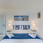 Seafront With Beautiful Views & Outdoor By 360 Estates Сент-Полс-Бей
