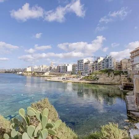 Seafront With Beautiful Views & Outdoor By 360 Estates Daire St. Paul's Bay