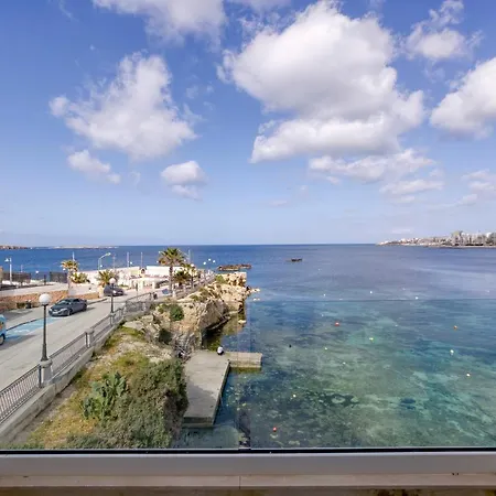 Seafront With Beautiful Views & Outdoor By 360 Estates Apartment *