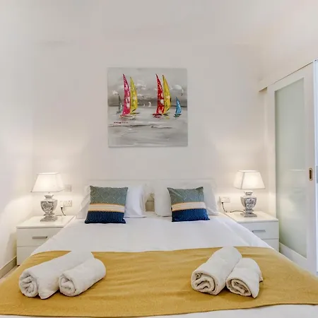 Apartment Seafront With Beautiful Views & Outdoor By 360 Estates