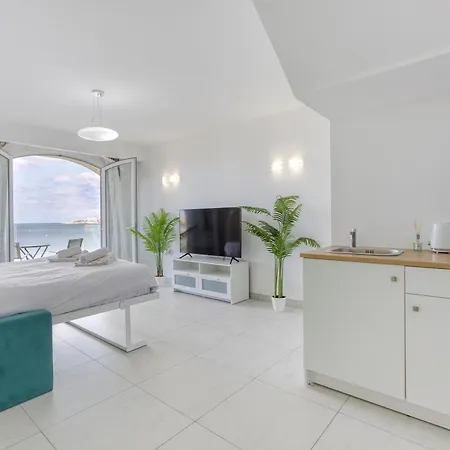 Daire Seafront With Beautiful Views & Outdoor By 360 Estates St. Paul's Bay