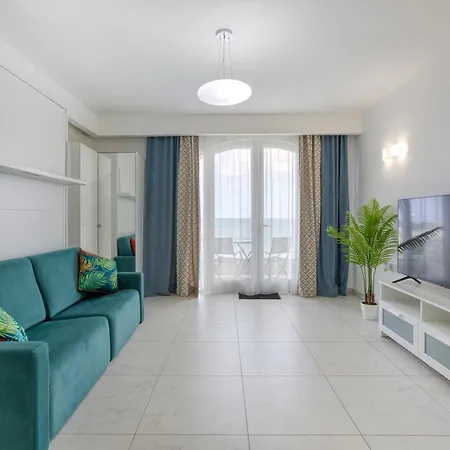 Daire Seafront With Beautiful Views & Outdoor By 360 Estates