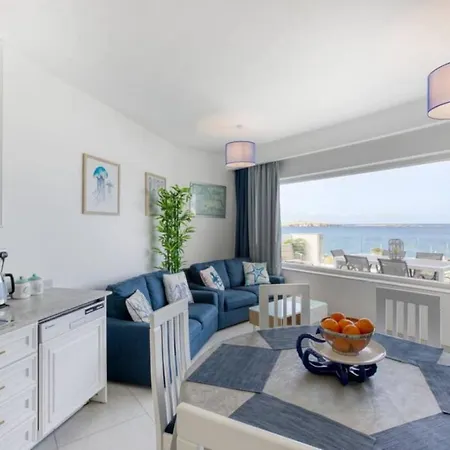 Apartment Seafront With Beautiful Views & Outdoor By 360 Estates *