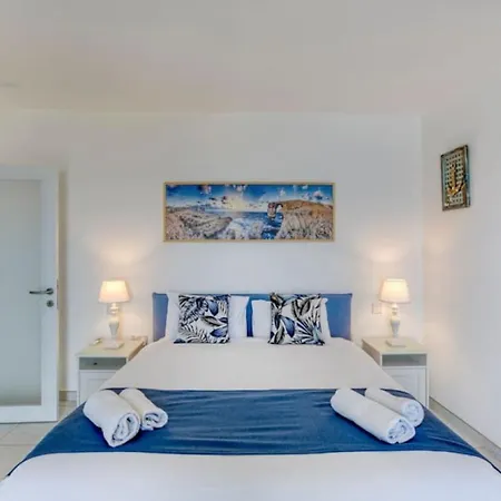 Seafront With Beautiful Views & Outdoor By 360 Estates *