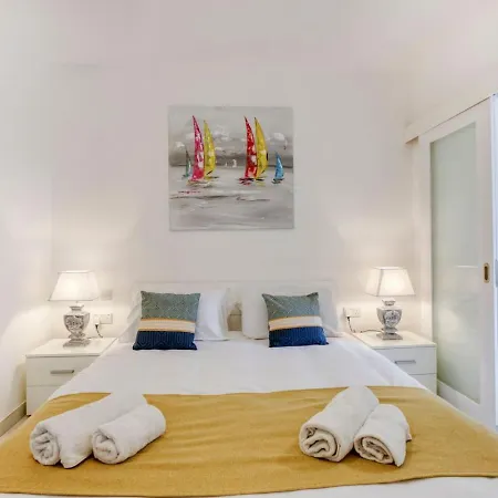 Seafront With Beautiful Views & Outdoor By 360 Estates *