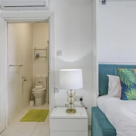 Apartment Seafront With Beautiful Views & Outdoor By 360 Estates *