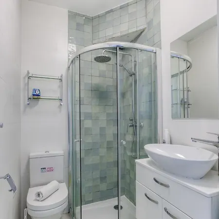 Seafront With Beautiful Views & Outdoor By 360 Estates