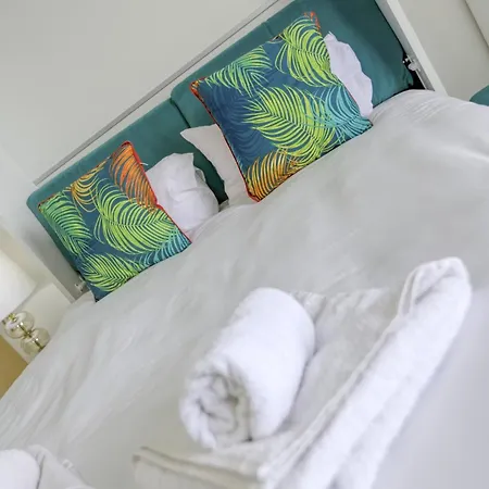 Seafront With Beautiful Views & Outdoor By 360 Estates Appartement *