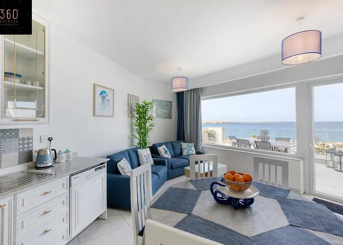 Seafront With Beautiful Views & Outdoor By 360 Estates