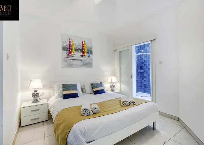 Appartamento Seafront With Beautiful Views & Outdoor By 360 Estates