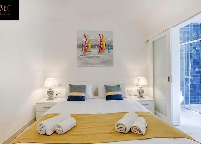 Appartamento Seafront With Beautiful Views & Outdoor By 360 Estates