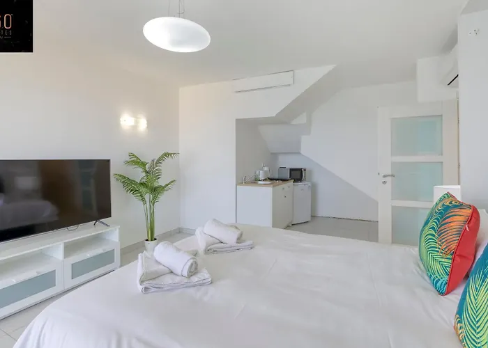 Seafront With Beautiful Views & Outdoor By 360 Estates