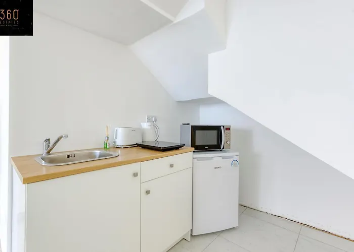 Seafront With Beautiful Views & Outdoor By 360 Estates St. Paul's Bay