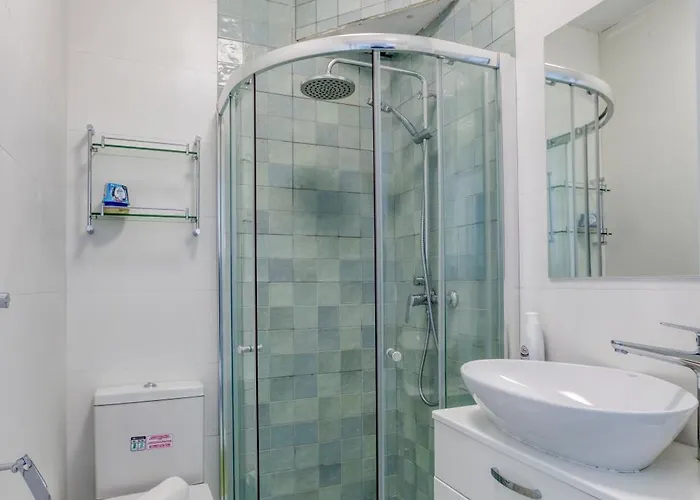 Seafront With Beautiful Views & Outdoor By 360 Estates