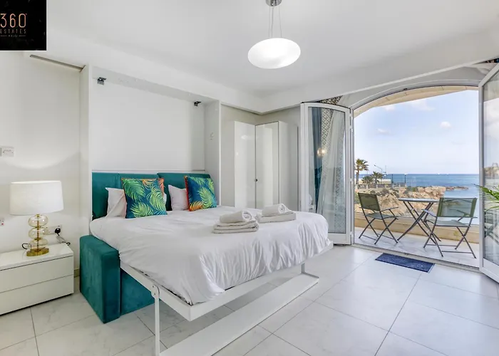 Appartamento Seafront With Beautiful Views & Outdoor By 360 Estates