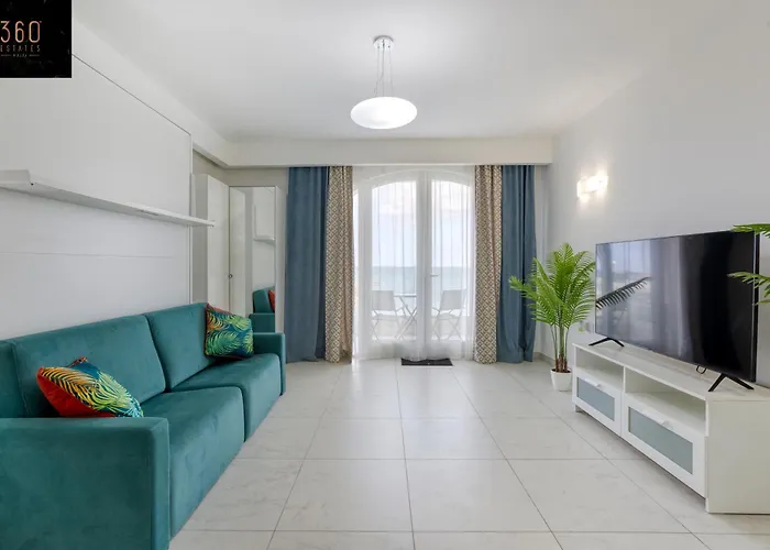 Appartamento Seafront With Beautiful Views & Outdoor By 360 Estates