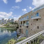 Seafront With Beautiful Views & Outdoor By 360 Estates
