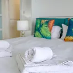 Seafront With Beautiful Views & Outdoor By 360 Estates * セント・ポールズ・ベイ