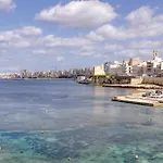 Seafront With Beautiful Views & Outdoor By 360 Estates *