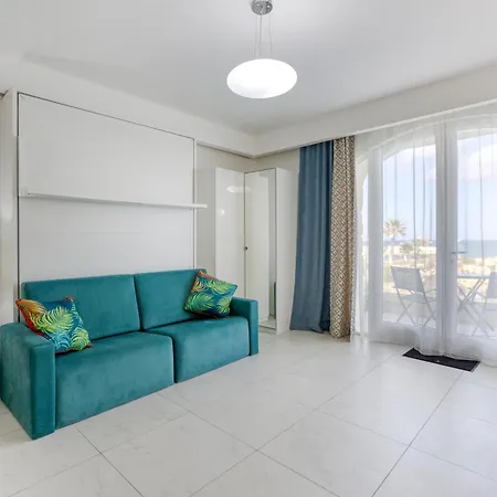Seafront With Beautiful Views & Outdoor By 360 Estates アパート *